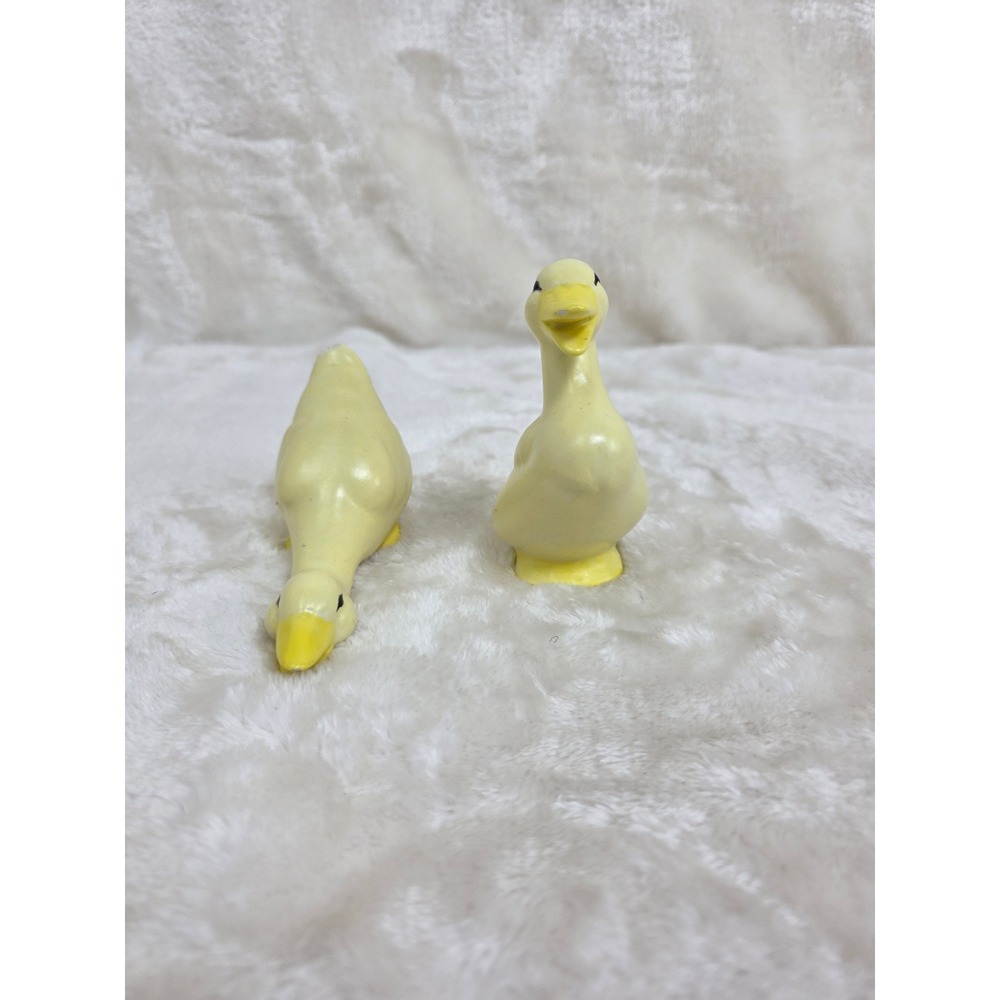 Retro Pair of Ceramic Yellow Goose Figurines Vintage Home Decor Collectible - Picture 2 of 8